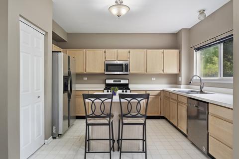 16100 S Arbor Dr, Plainfield, IL 60586 photo 9