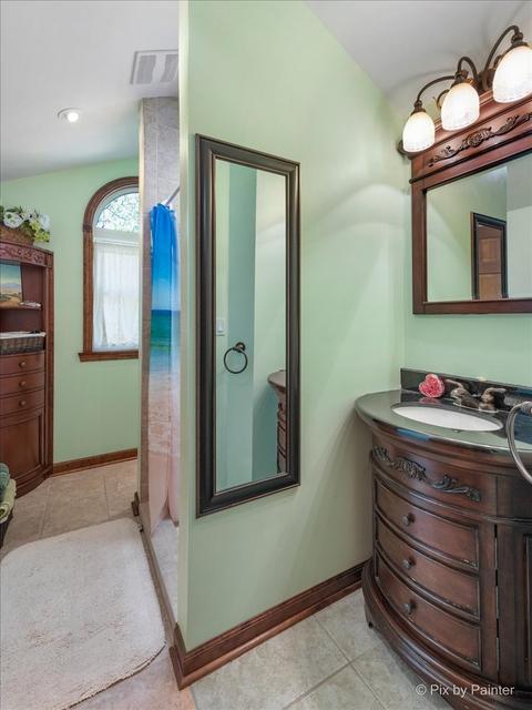 1 Hickory Rd, Oakwood Hills, IL 60013 photo 12