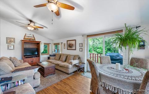 1 Hickory Rd, Oakwood Hills, IL 60013 photo 3
