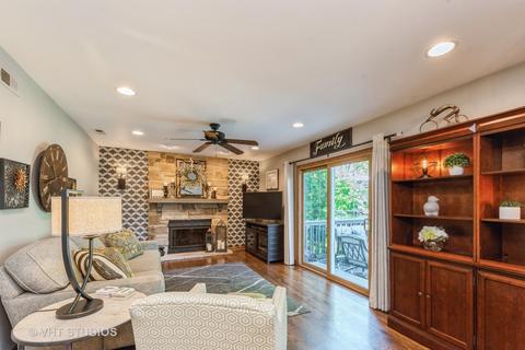 362 Pinoak Dr, Bartlett, IL 60103 photo 9