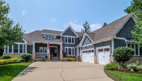 1040 Golf Ln, Wheaton, IL 60189 photo 2