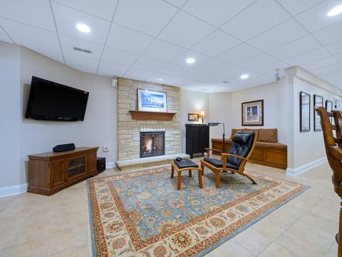 1040 Golf Ln, Wheaton, IL 60189 photo 42