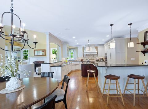 1040 Golf Ln, Wheaton, IL 60189 photo 12