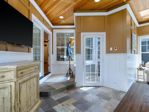 1040 Golf Ln, Wheaton, IL 60189 photo 15