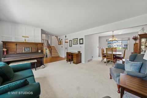 1704 Cherry Ct, Wheaton, IL 60187 photo 2
