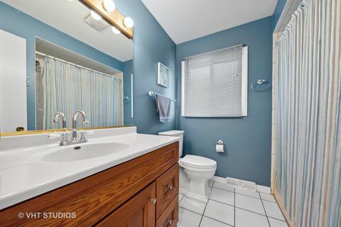 1704 Cherry Ct, Wheaton, IL 60187 photo 6