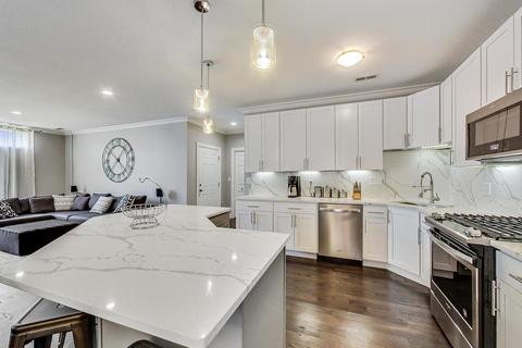 471 E Bowen Ave #2, Chicago, IL 60653 photo 8
