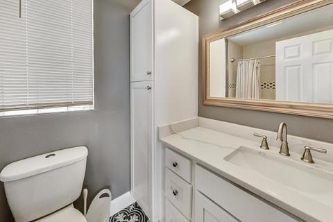 471 E Bowen Ave #2, Chicago, IL 60653 photo 19