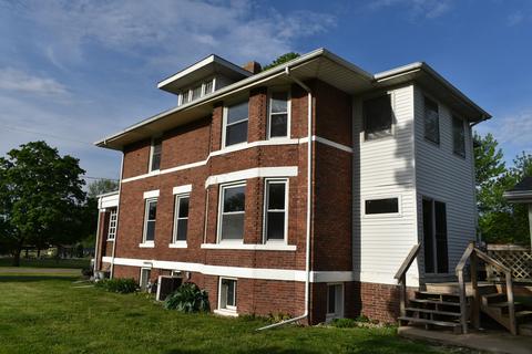301 E Field St, Secor, IL 61771 photo 2