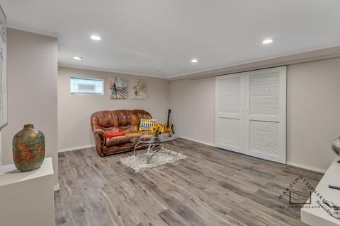 401 Oak St, Des Plaines, IL 60016 photo 8