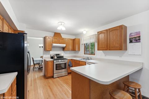 907 Maple Ave, Maple Park, IL 60151 photo 6