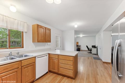 907 Maple Ave, Maple Park, IL 60151 photo 8