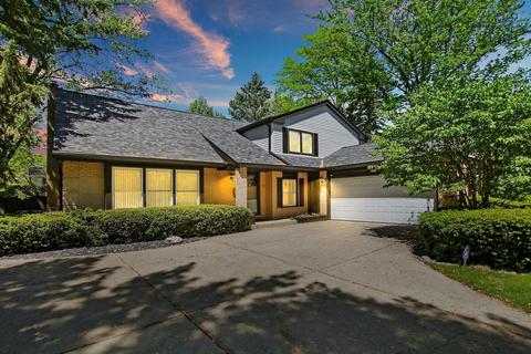3522 Maple Leaf Dr, Glenview, IL 60026 photo 2