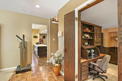 3522 Maple Leaf Dr, Glenview, IL 60026 photo 9