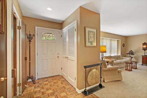 3522 Maple Leaf Dr, Glenview, IL 60026 photo 3