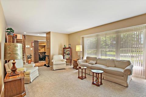 3522 Maple Leaf Dr, Glenview, IL 60026 photo 5