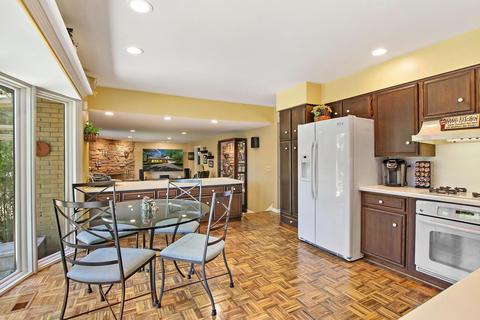 3522 Maple Leaf Dr, Glenview, IL 60026 photo 11