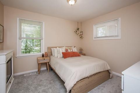 211 N Pierce Ave, Wheaton, IL 60187 photo 12