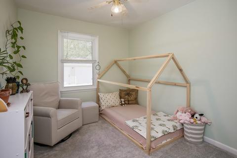 211 N Pierce Ave, Wheaton, IL 60187 photo 14