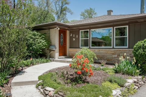 211 N Pierce Ave, Wheaton, IL 60187 photo 2