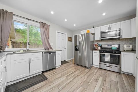 736 N Highview Ave N, Addison, IL 60101 photo 9