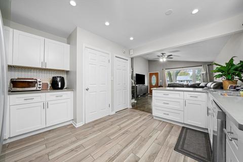736 N Highview Ave N, Addison, IL 60101 photo 12