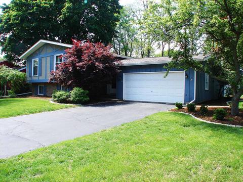 200 Hillcrest Dr, Algonquin, IL 60102 photo 1
