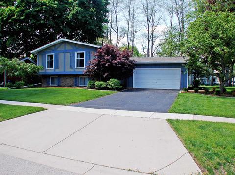 200 Hillcrest Dr, Algonquin, IL 60102 photo 2