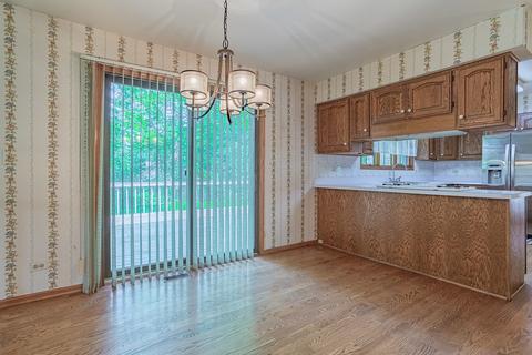 730 E Holly Ct, Addison, IL 60101 photo 10