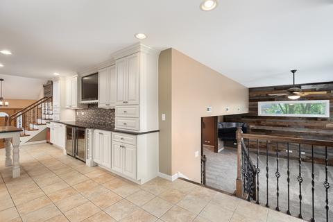 729 E Bauer Rd, Naperville, IL 60563 photo 12
