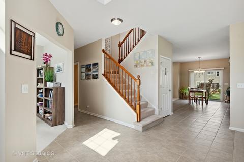 352 Shadow Hill Dr, Elgin, IL 60124 photo 5