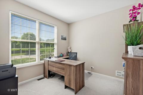 352 Shadow Hill Dr, Elgin, IL 60124 photo 10