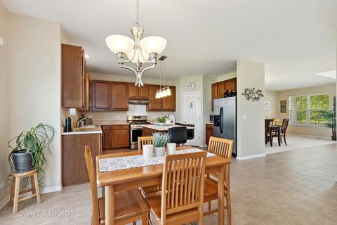 352 Shadow Hill Dr, Elgin, IL 60124 photo 8