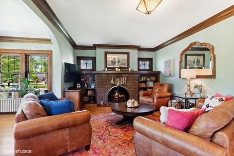 516 Webford Ave, Des Plaines, IL 60016 photo 2