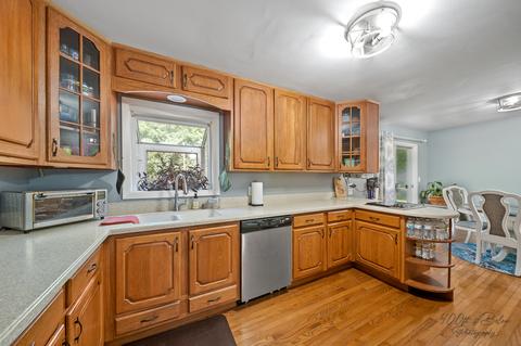 124 Valley Dr, Oakwood Hills, IL 60013 photo 4