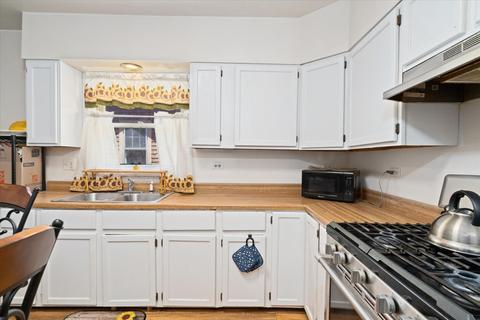 830 N View St, Aurora, IL 60506 photo 8