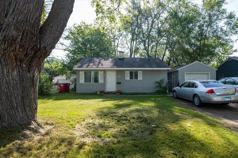 1314 Hedge Rd, Champaign, IL 61821 photo 2