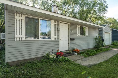 1314 Hedge Rd, Champaign, IL 61821 photo 1