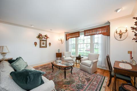 414 N Wheaton Ave, Wheaton, IL 60187 photo 4