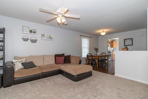 1109 Perry Ln, Normal, IL 61761 photo 2