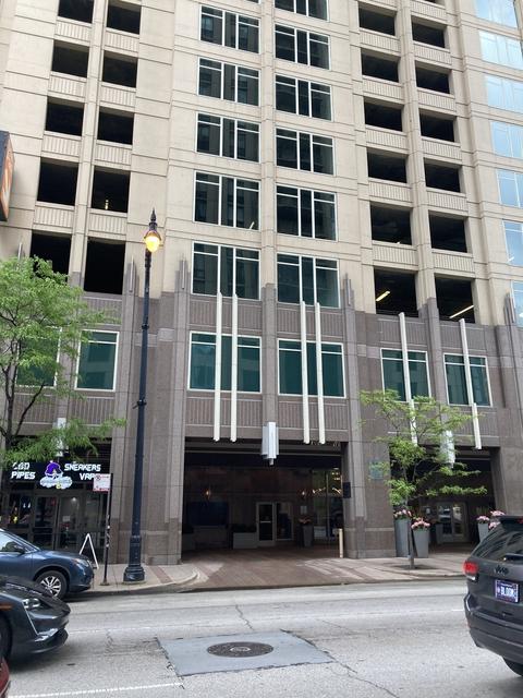 33 W Ontario St #43F, Chicago, IL 60654