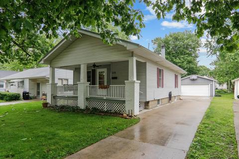 614 Maple St, Bloomington, IL 61701 photo 1