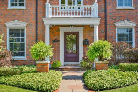 1105 N Washington St, Wheaton, IL 60187 photo 4