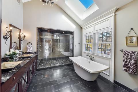 1105 N Washington St, Wheaton, IL 60187 photo 27