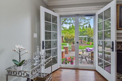 1105 N Washington St, Wheaton, IL 60187 photo 13