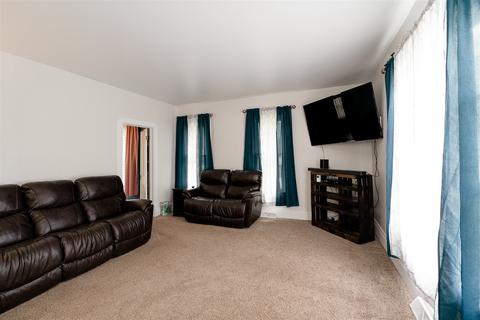 101 E 2nd St, Gridley, IL 61744 photo 5
