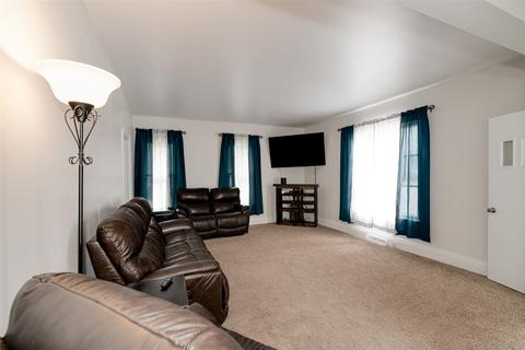 101 E 2nd St, Gridley, IL 61744 photo 6