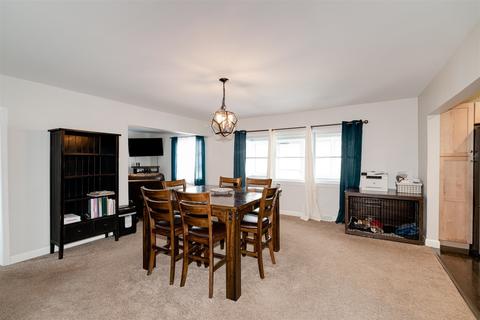 101 E 2nd St, Gridley, IL 61744 photo 9