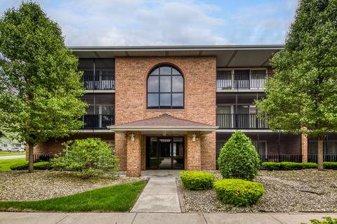 13434 E Circle Dr #403, Crestwood, IL 60445 photo 1