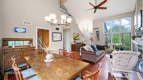 1845 Hickory Ln, Wheaton, IL 60187 photo 4